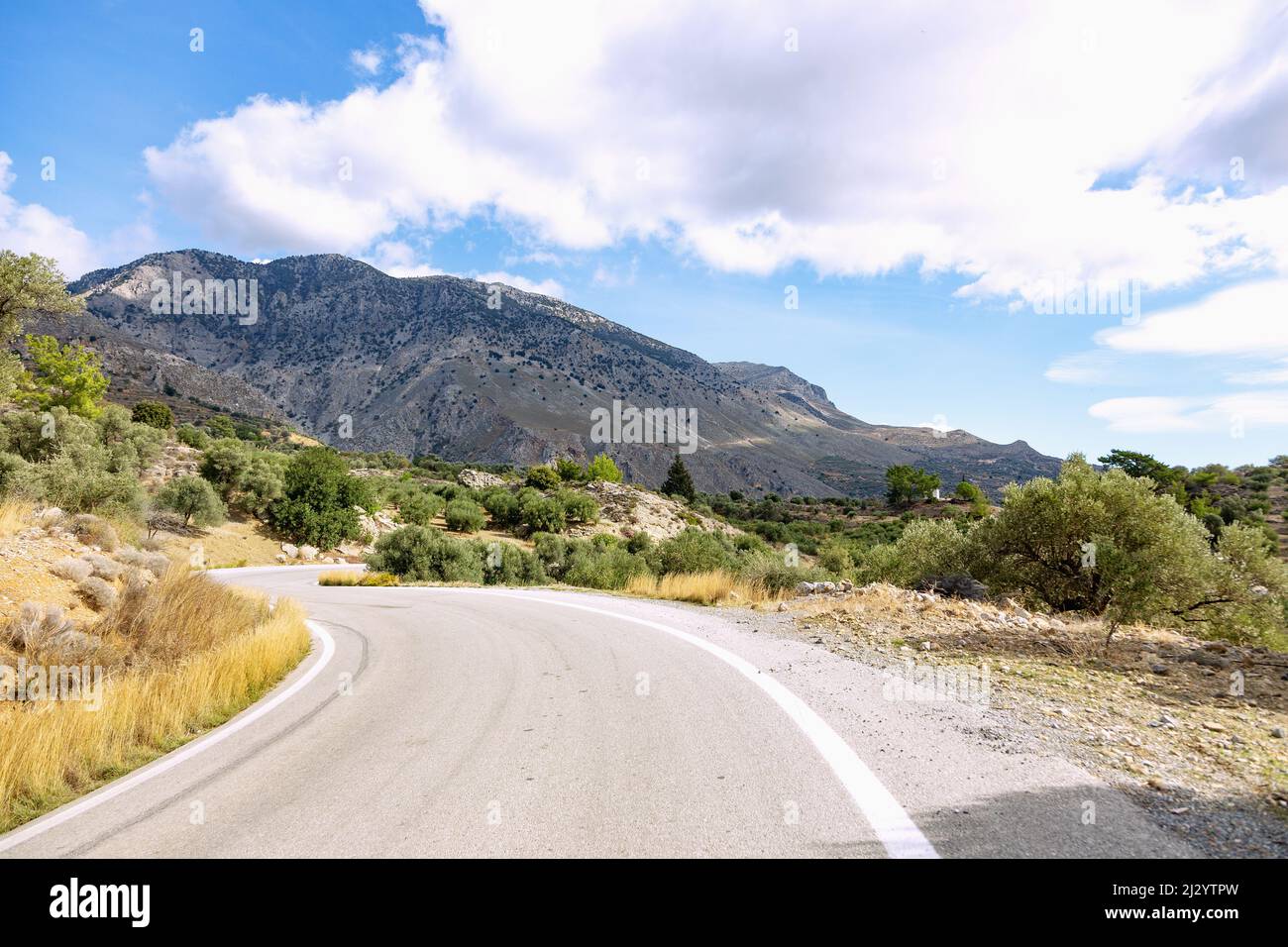 Altopiano Nida vicino Zaros, strada di campagna Foto Stock