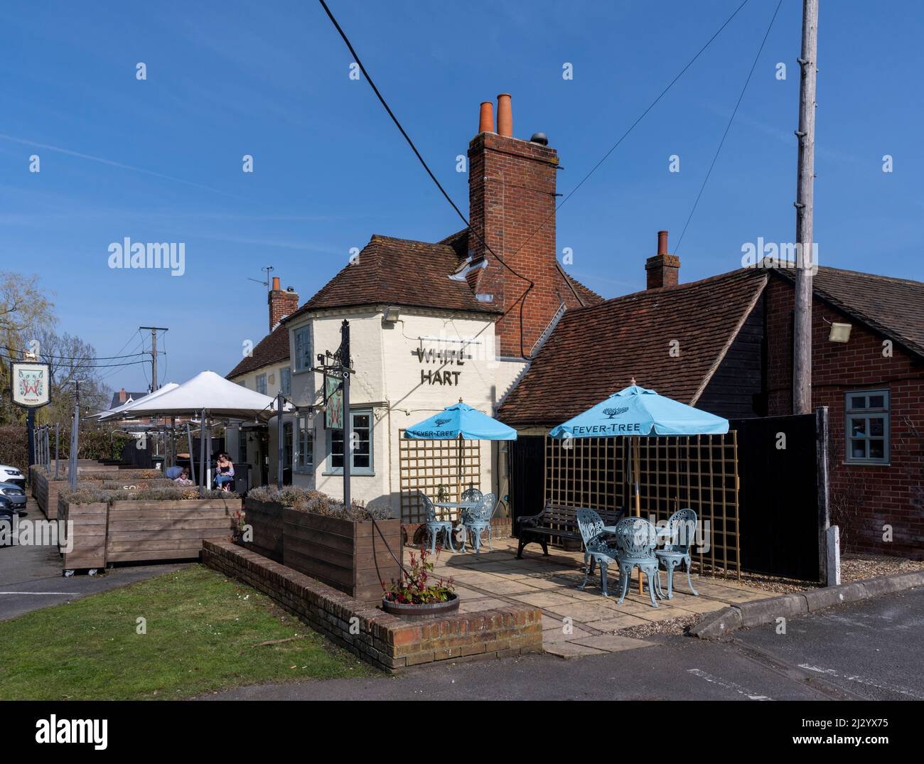 The White Hart Public House, Reading Road, Sherfield on Loddon, Hook, Hampshire, Inghilterra, Regno Unito. Foto Stock