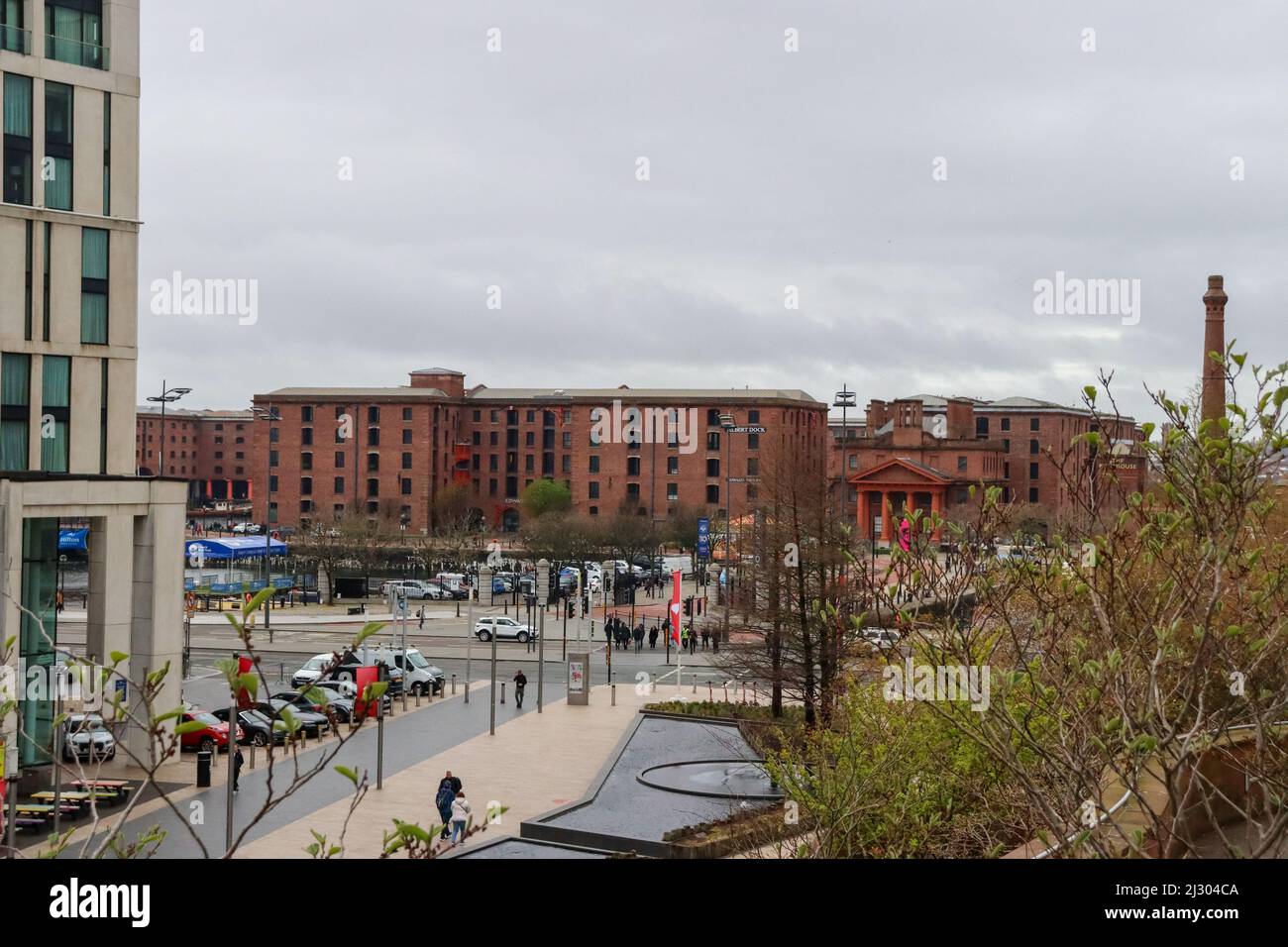 Vista dell'Albert Dock da Liverpool ONE Foto Stock