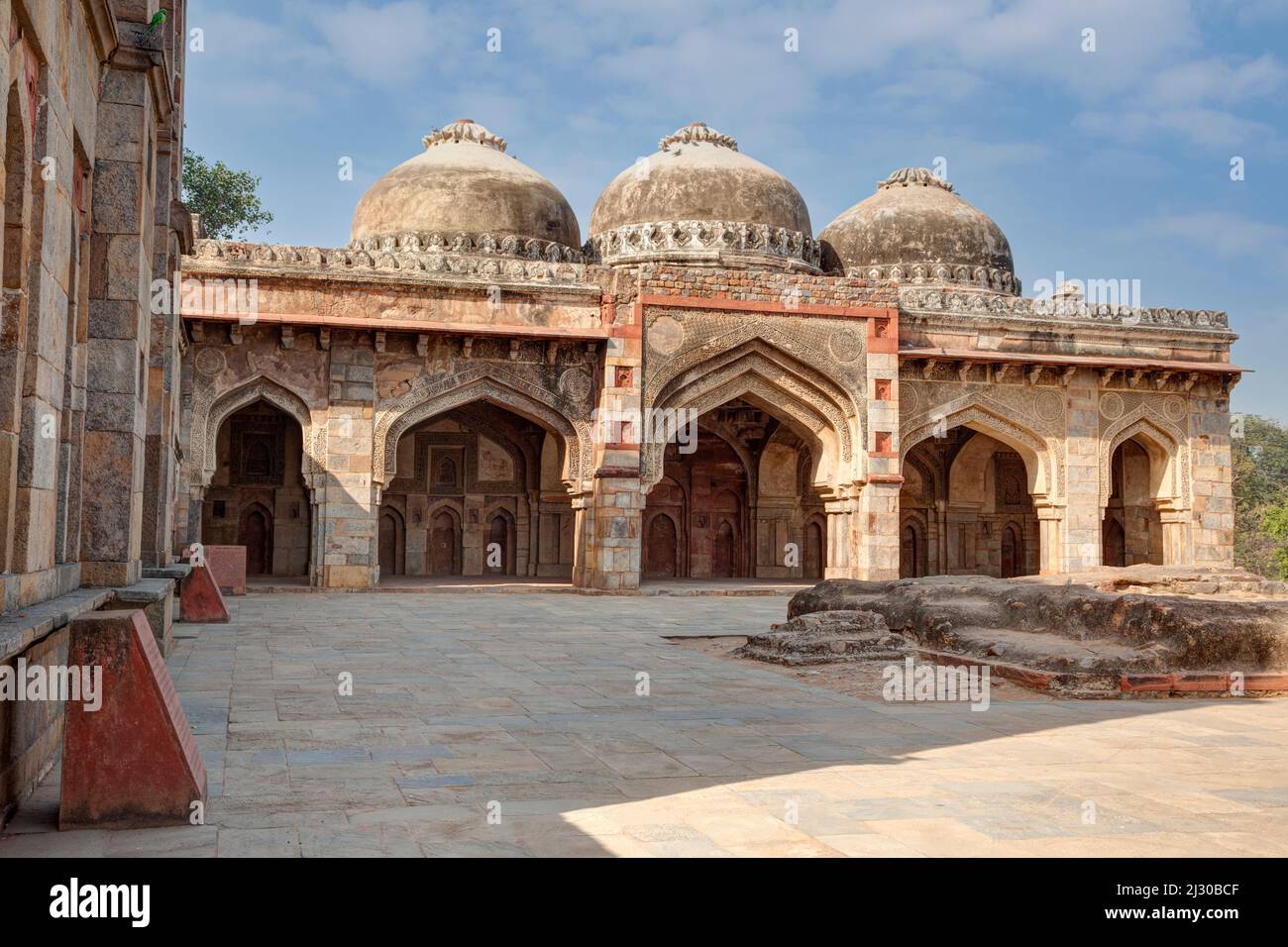 New Delhi, India. Giardini di Lodi. Moschea di Baria Gumbad, fine 15th. Secolo. Foto Stock
