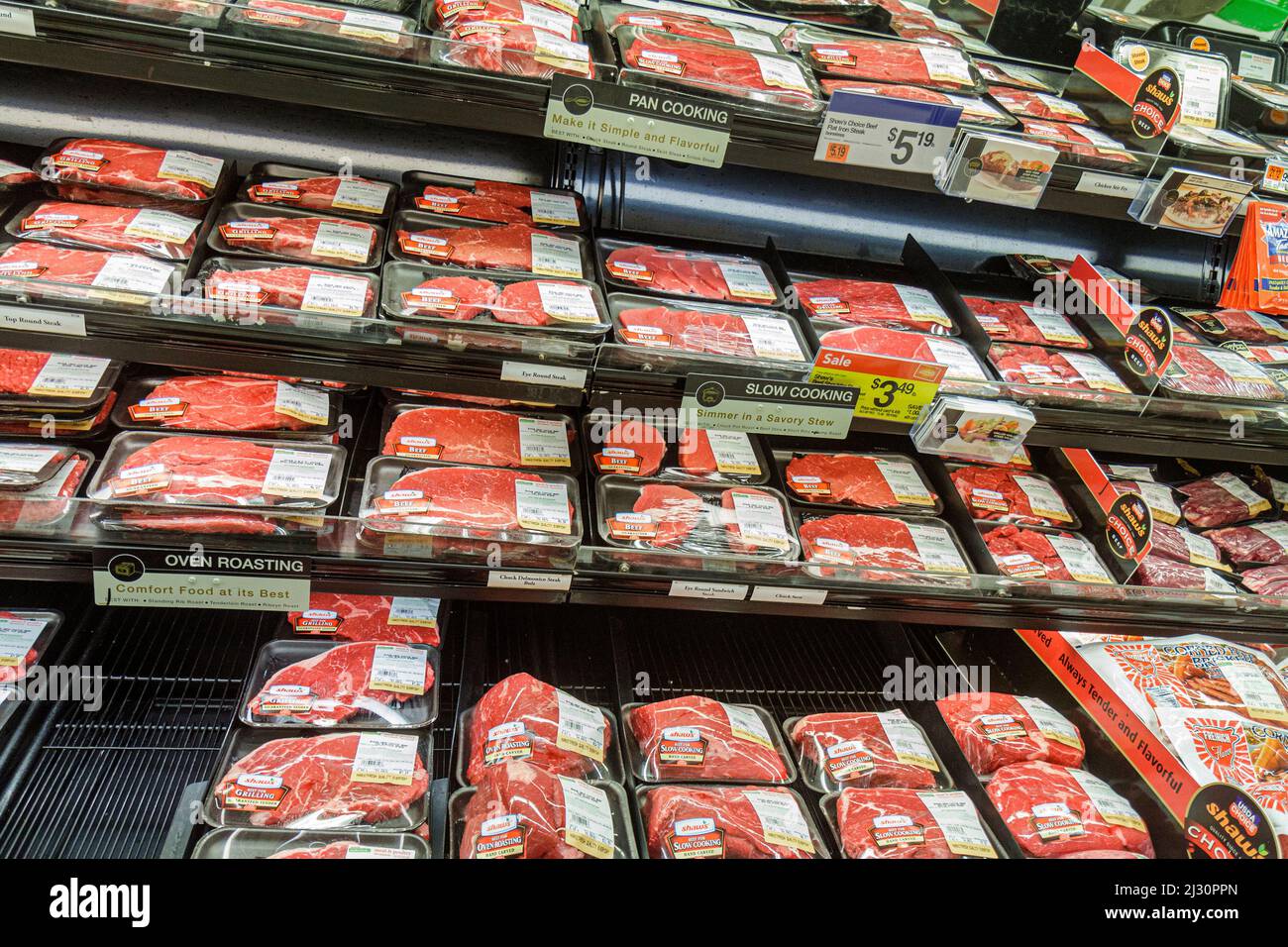 Portland Maine, Scarborough, Shaw's, negozio di alimentari, supermercato, carne rossa di manzo vetrina refrigerata Foto Stock