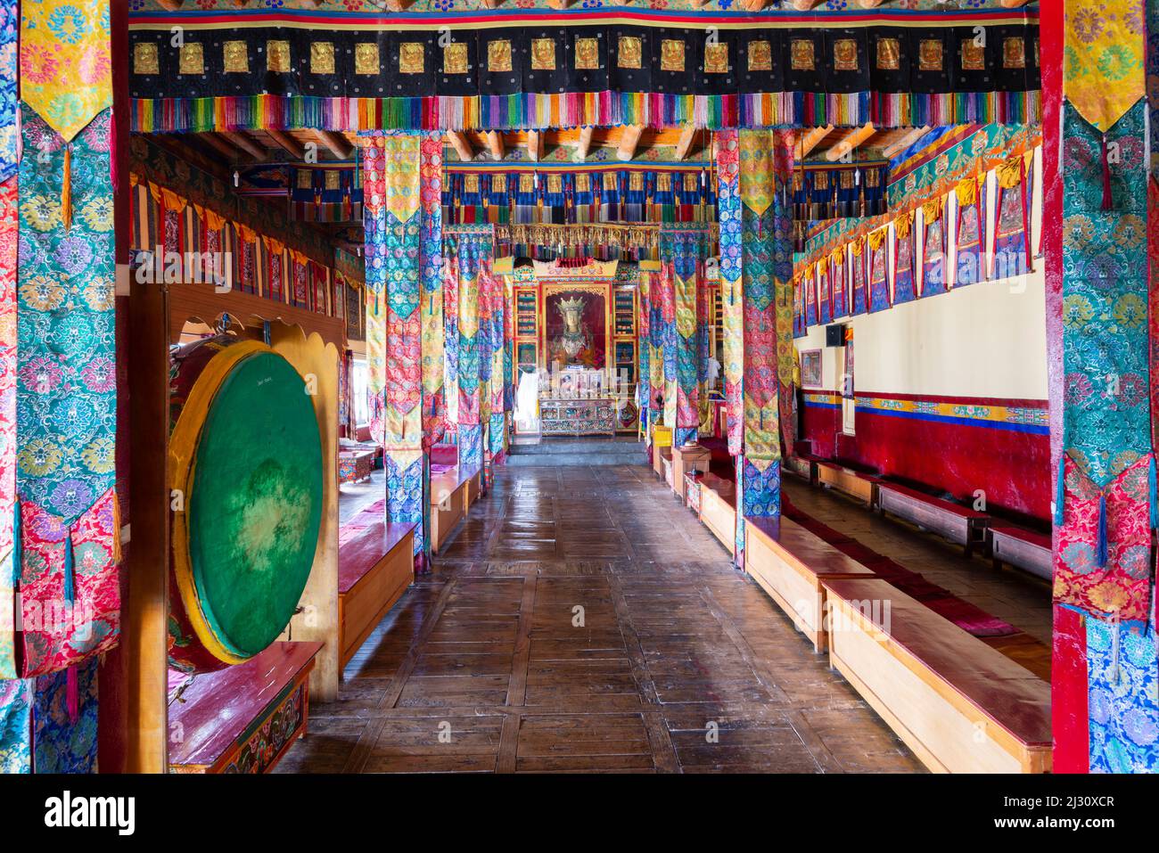 Dukhang, sala di preghiera e riunione, Monastero di Diskit, vicino a Hunder, Valle di Nubra, Ladakh, Jammu e Kashmir, Himalaya indiana, India settentrionale, India, Asia Foto Stock Dukhang, sala di preghiera e riunione, Monastero di Diskit, vicino a Hunder, Valle di Nubra, Ladakh, Jammu e Kashmir, Himalaya indiana, India settentrionale, India, Asia Foto Stock