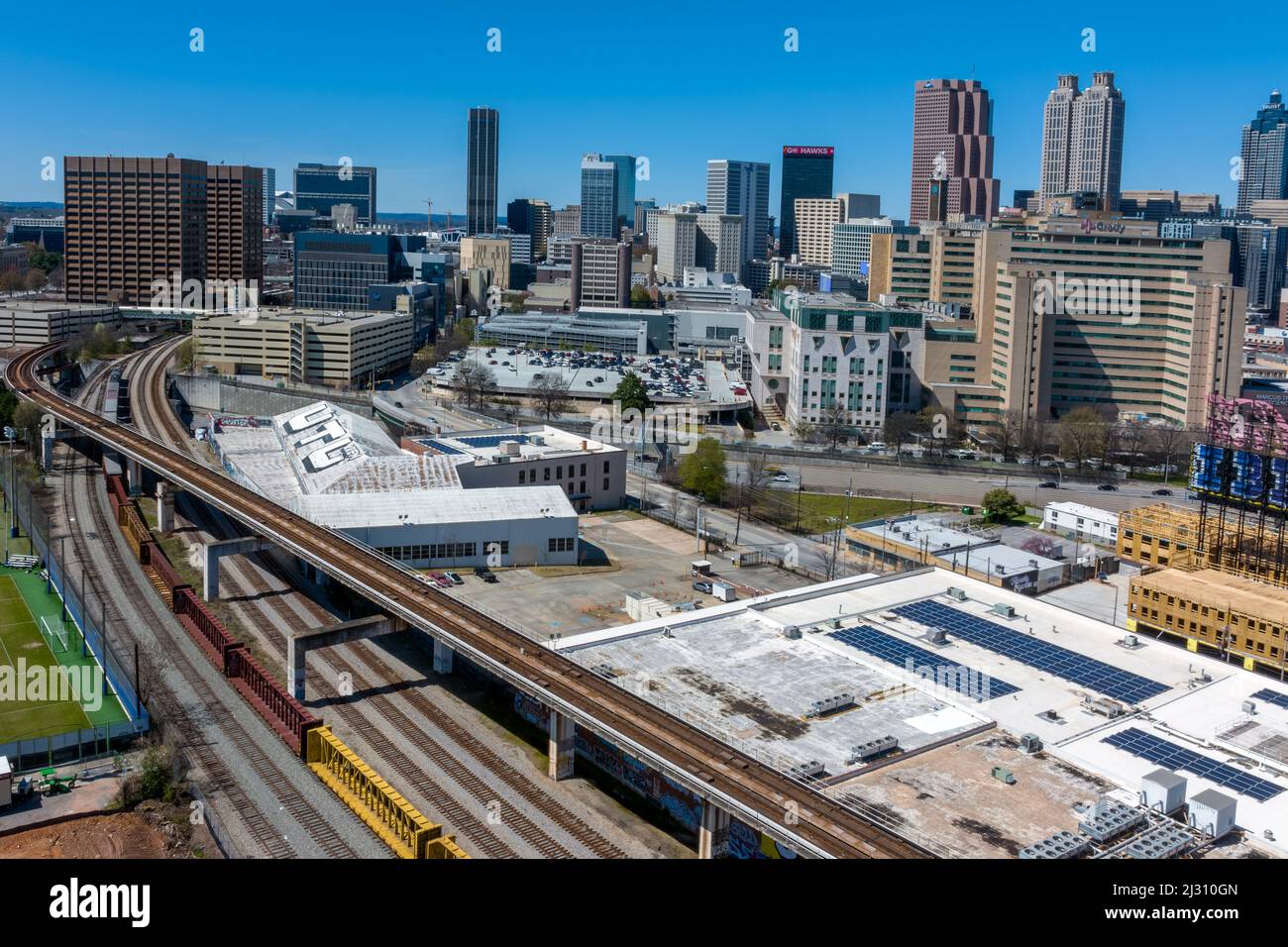 Linea ferroviaria per il centro di Atlanta. Foto Stock