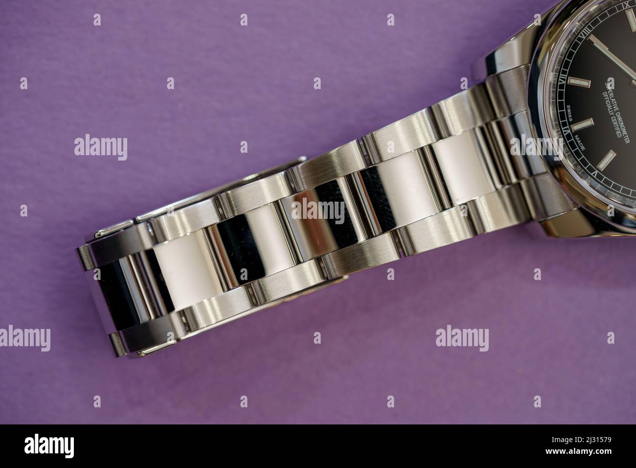 Foto studio di un quadrante nero Rolex Datejust 116200 con pennarelli per le ore di fumo Foto Stock