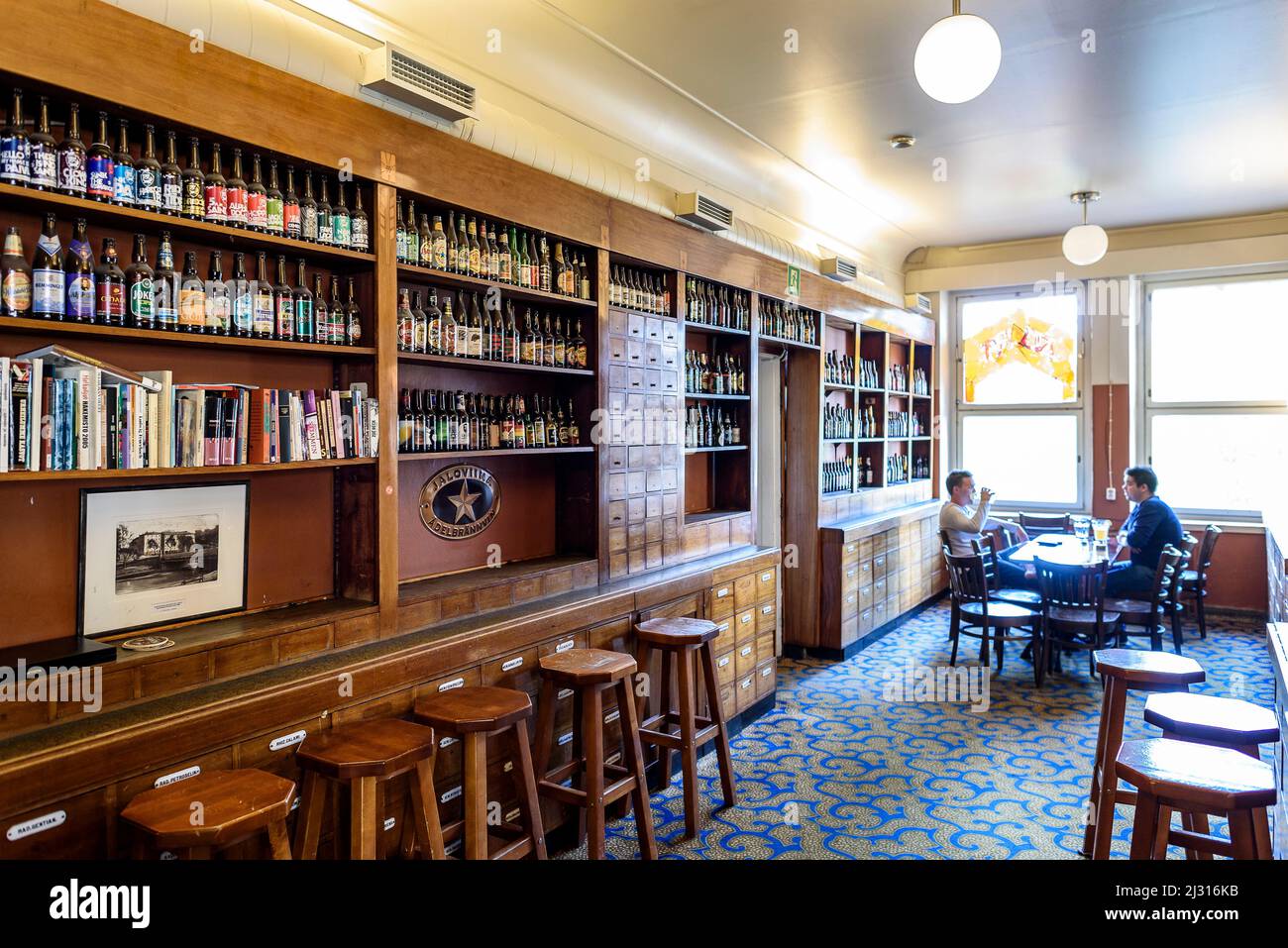 Pub scena a Turku, farmacie pub Uusi Apteekki, Turku, Finlandia Foto Stock