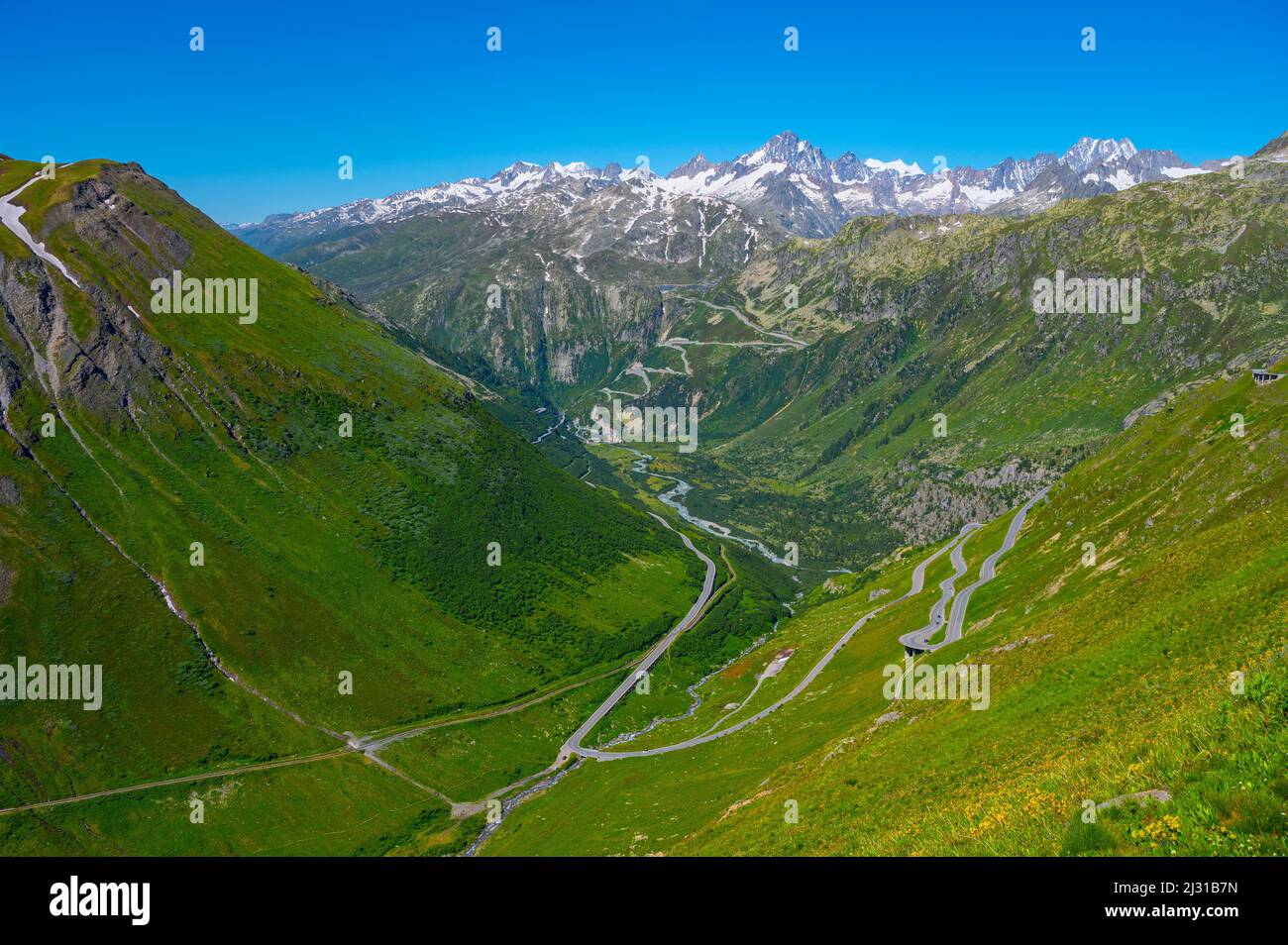 Vista dal Passo del Furka al Passo del Grimsel con le Alpi Bernesi, Canton Uri/Vallese, Svizzera Foto Stock