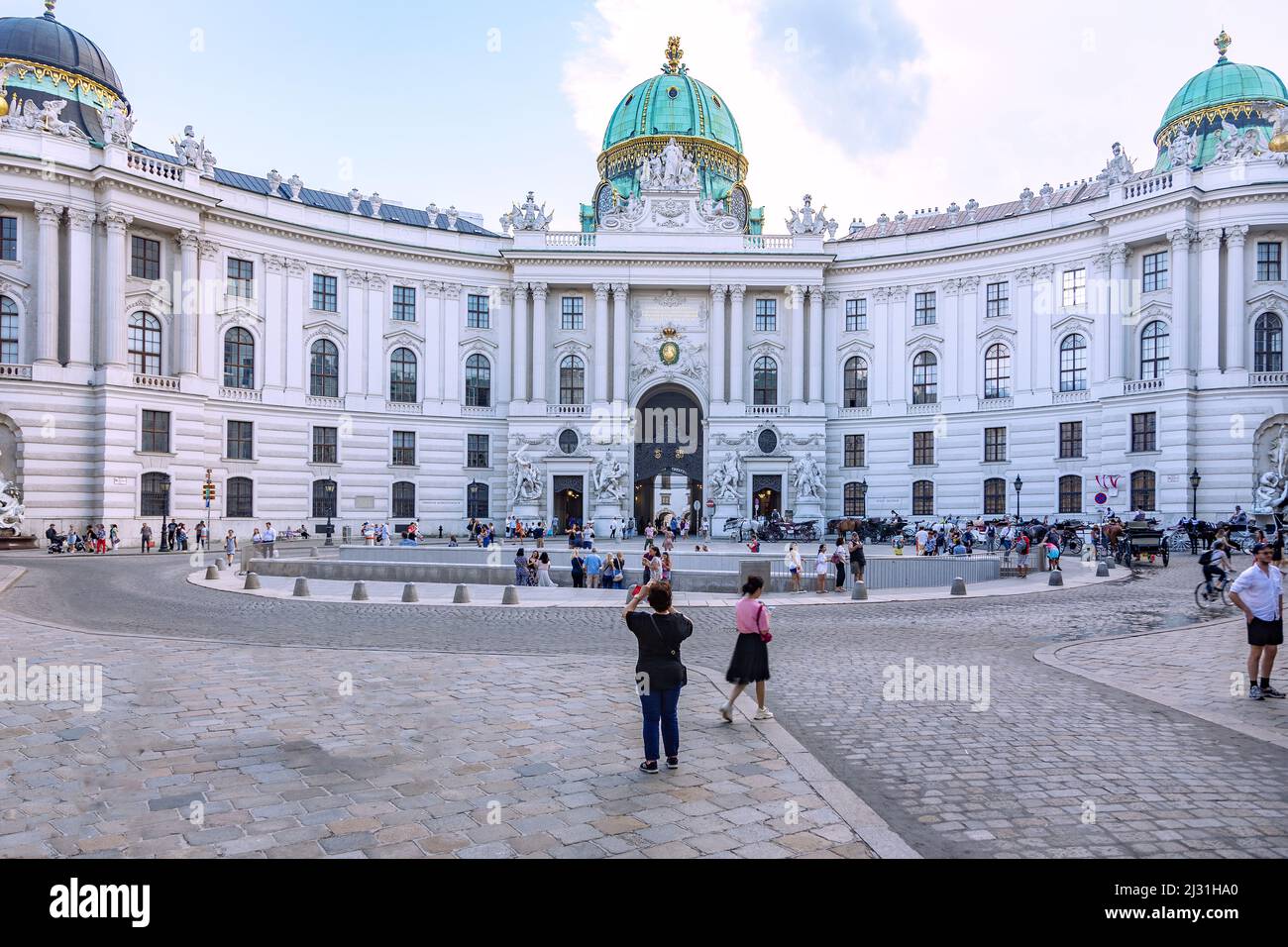 Vienna, Michaelerplatz, Scuola di Equitazione Spagnola Foto Stock