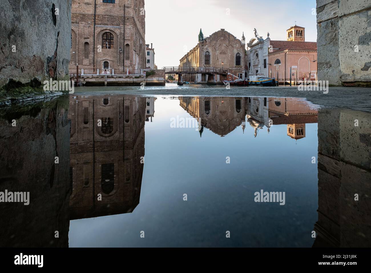 Vista della Scuola della Misericordia di Cannaregio, Venezia, Veneto, Italia, Europa Foto Stock