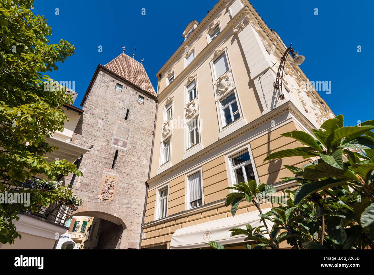 Bozner Tor, centro storico, Merano, Alto Adige, Alto Adige, Italia Foto Stock