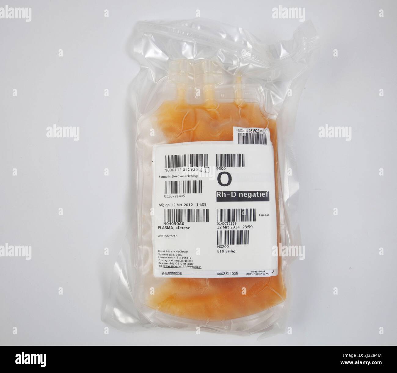Paesi Bassi - sacchetto congelato con omniplasma (sangue B rhesus D negativo) Foto Stock