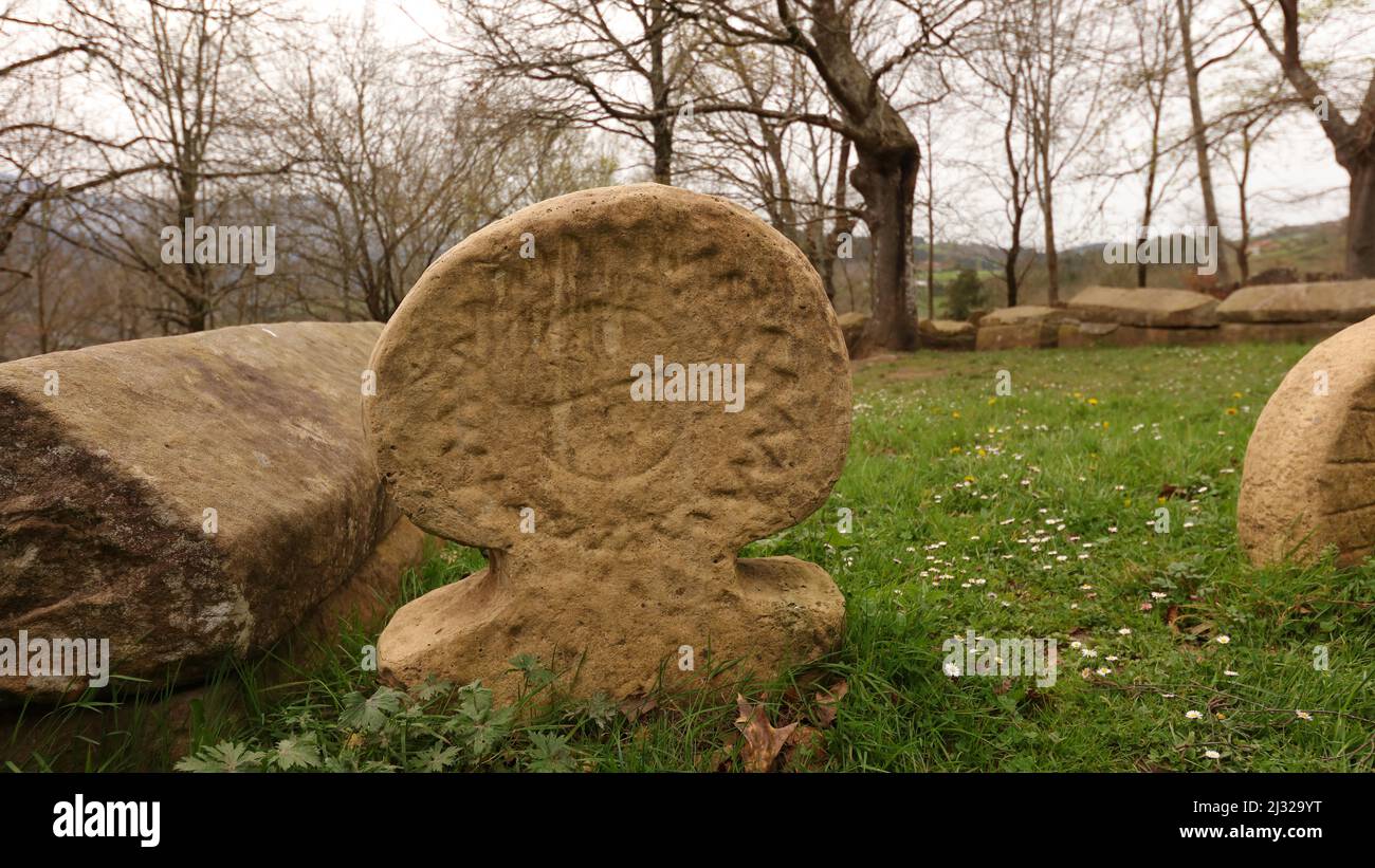 Ermita de San Adrián, Necrópolis de San Adrián de Argiñeta, Elorrio, Vizcaya, País Vasco, España Foto Stock