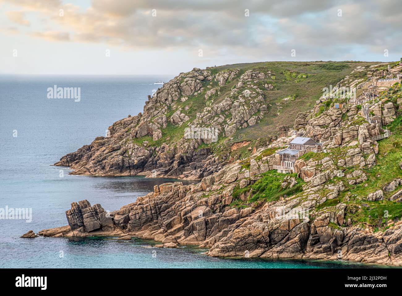 Minack Open Air Theater sul lungomare vicino a Porthcurno Beach, Cornovaglia, Inghilterra, Regno Unito Foto Stock