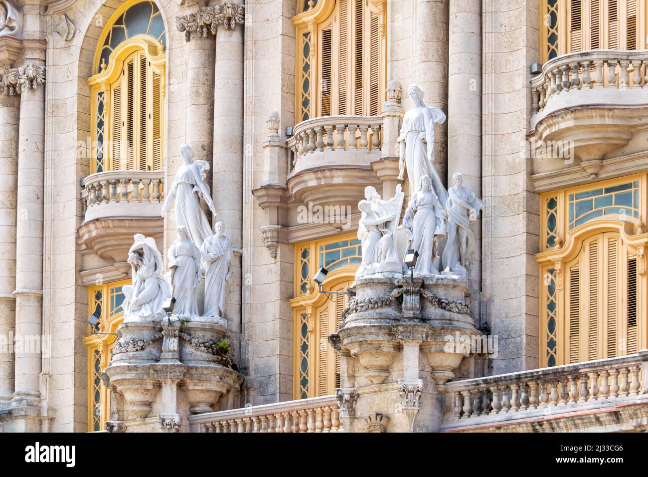 Architettura esterna dell'edificio del Teatro Nazionale Alicia Alonso, l'Avana, Cuba Foto Stock