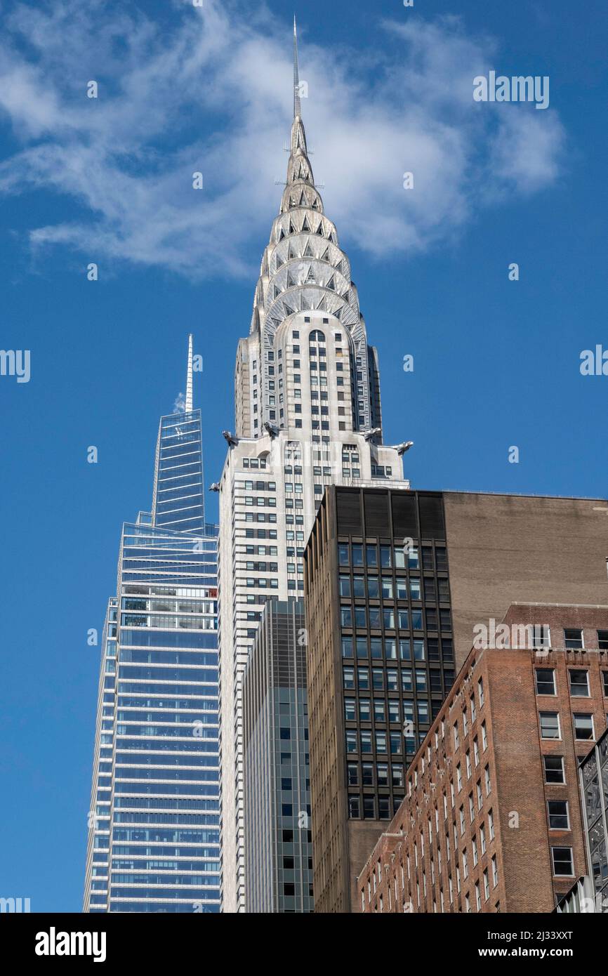 Un Vanderbilt e il Chrysler Building presentano nuovi e vecchi grattacieli iconici a New York City, USA 2022 Foto Stock