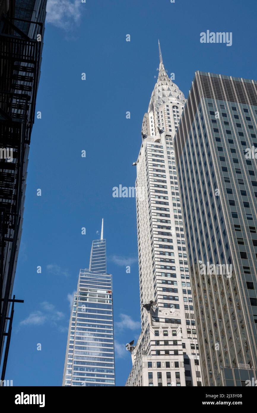 Un Vanderbilt e il Chrysler Building presentano nuovi e vecchi grattacieli iconici a New York City, USA 2022 Foto Stock