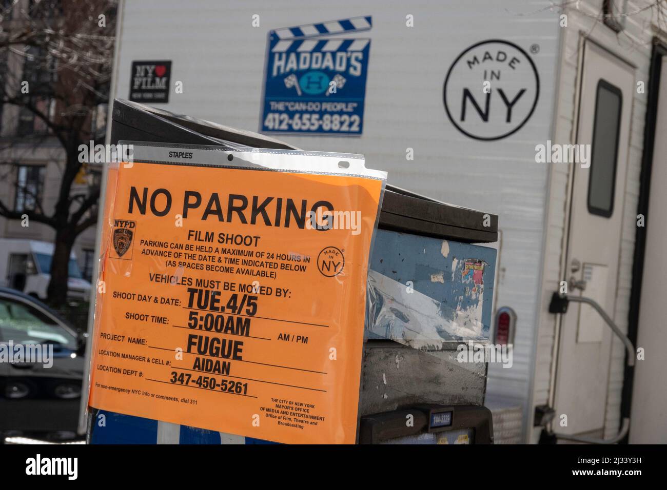 "No Parking" City Permit for Film Production Notice, NYC, USA 2022 Foto Stock