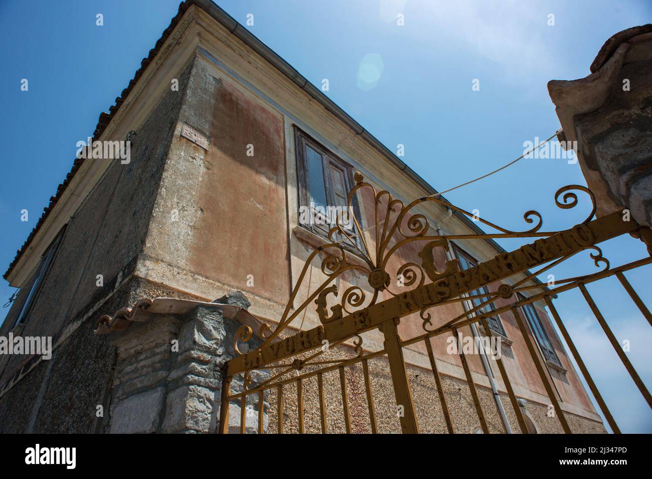 Viggiano, Italia 13/06/2015: Sede dell'Unione abbandonata. ©Andrea Sabbadini Foto Stock