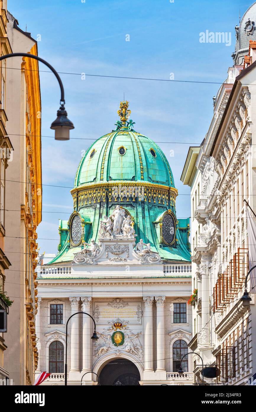 Bella ricca di dettagli architettura di Vienna, la capitale dell'Austria, il palazzo del re Foto Stock