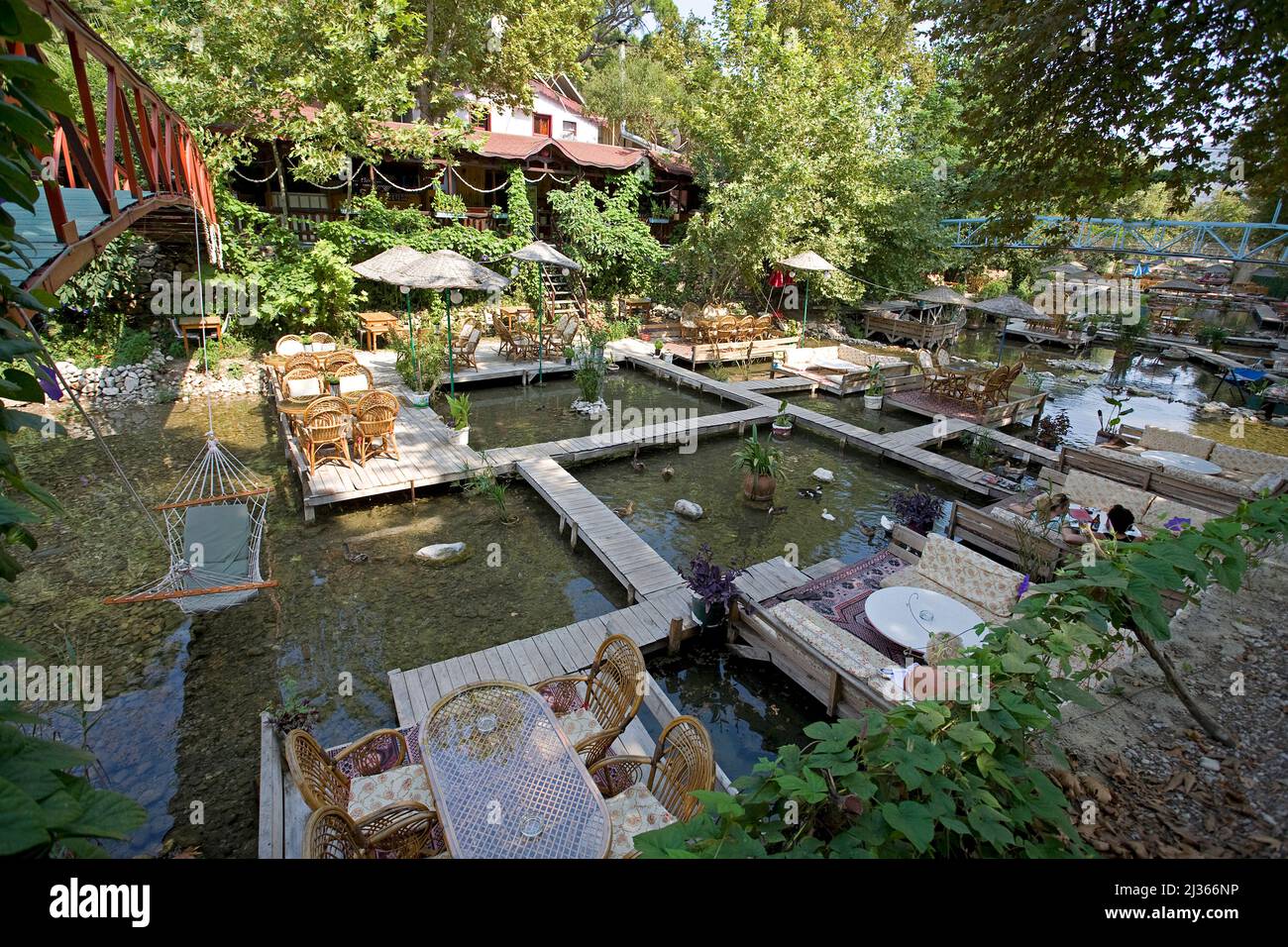 Ristorante sul fiume, ristoranti sul fiume, Adrasan, Lykia, Turchia, Mar Mediterraneo Foto Stock