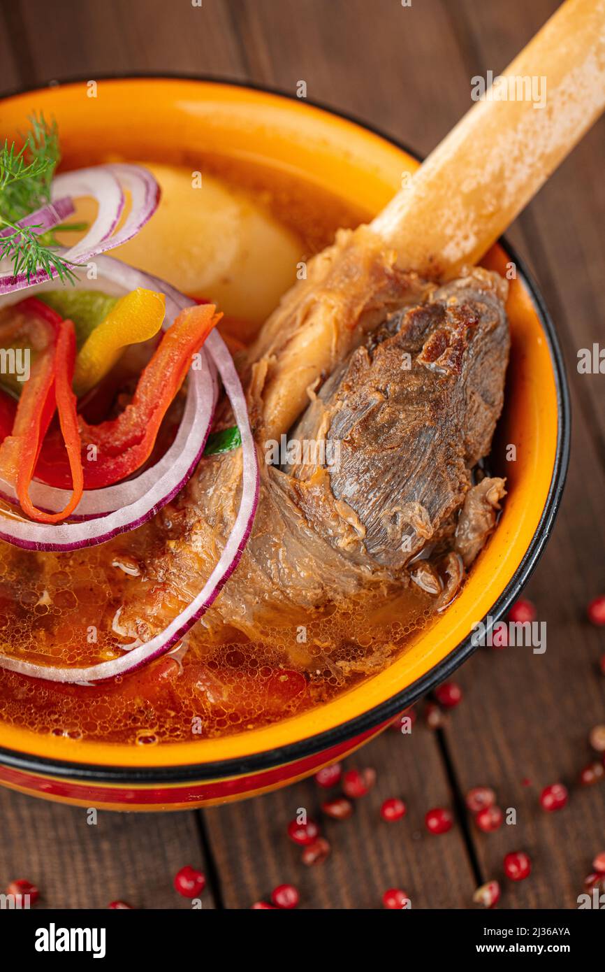 Ciotola di zuppa orientale di shorpa di agnello Foto Stock