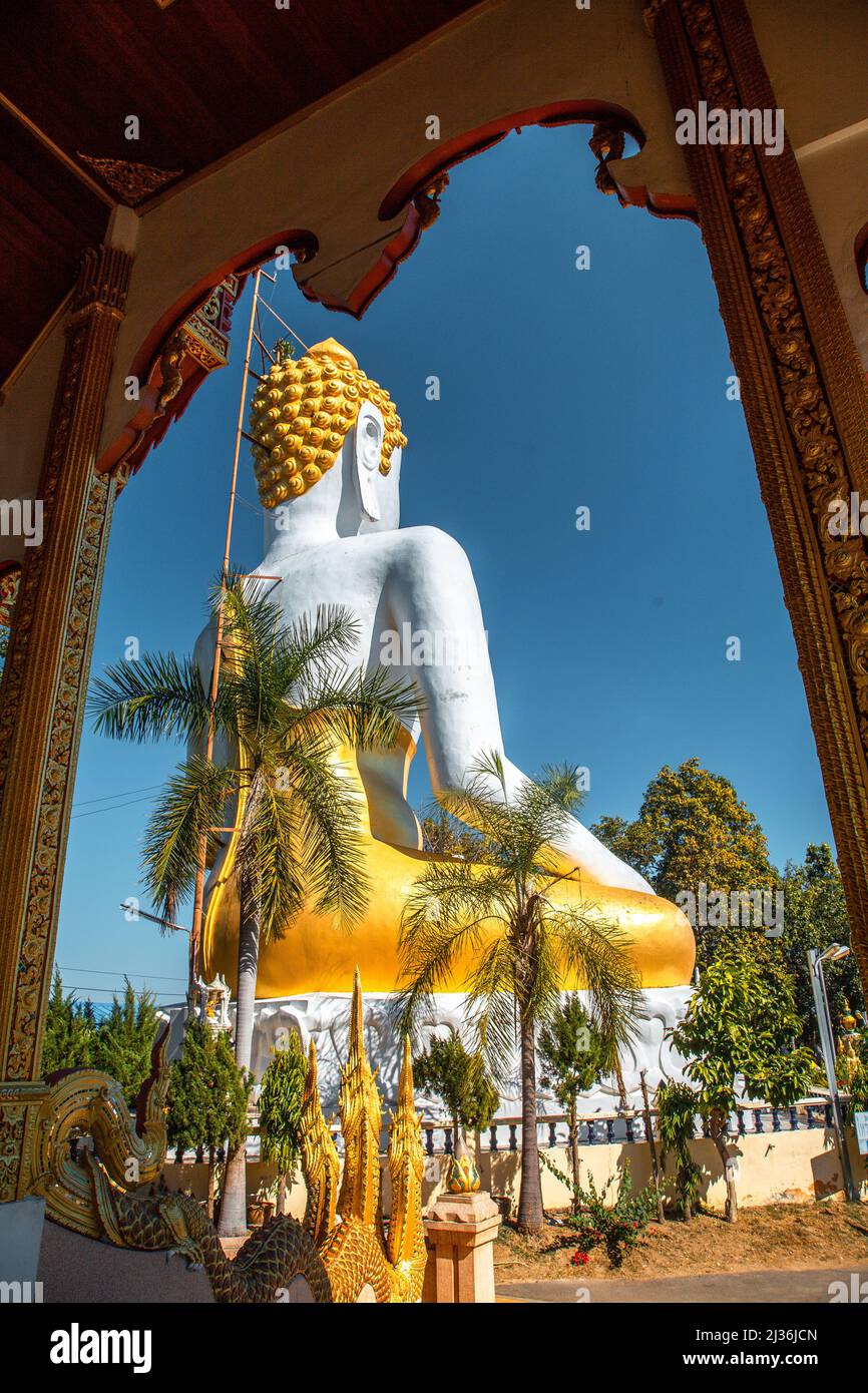 Wat Phrathat Doi Kham, pagoda del Buddha e chedi dorati a Chiang mai, Thailandia Foto Stock