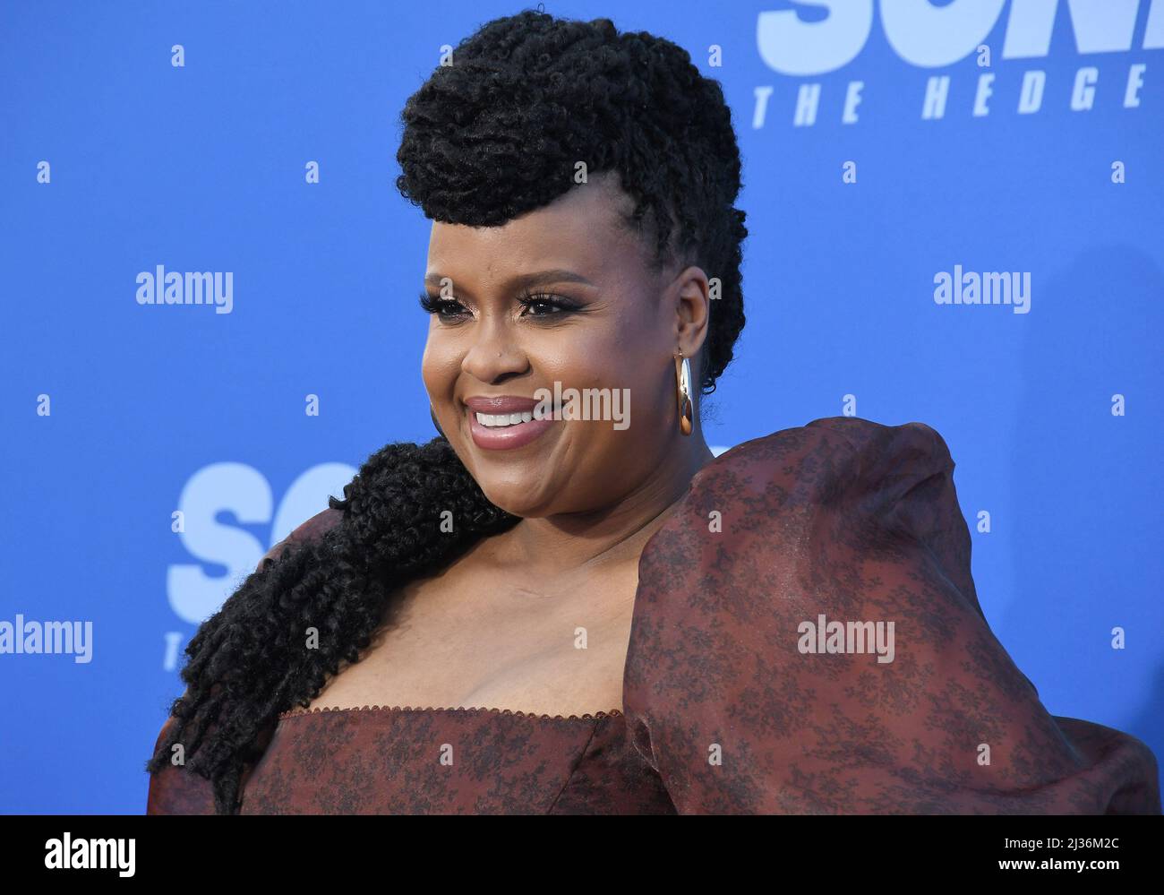 Los Angeles, Stati Uniti. 05th Apr 2022. Natasha Rothwell arriva al SONIC THE HEDGEHOG 2 Los Angeles Premiere tenuto al Regency Village Theatre di Westwood, CA martedì 5 aprile 2022. (Foto di Sthanlee B. Mirador/Sipa USA) Credit: Sipa USA/Alamy Live News Foto Stock