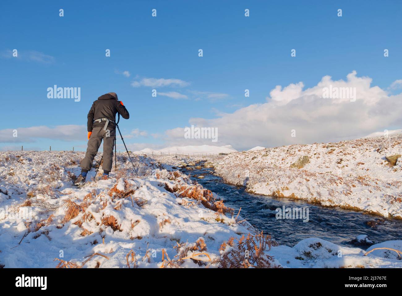 Fotografo all'aperto a Sutherland, Highland Scotland Foto Stock