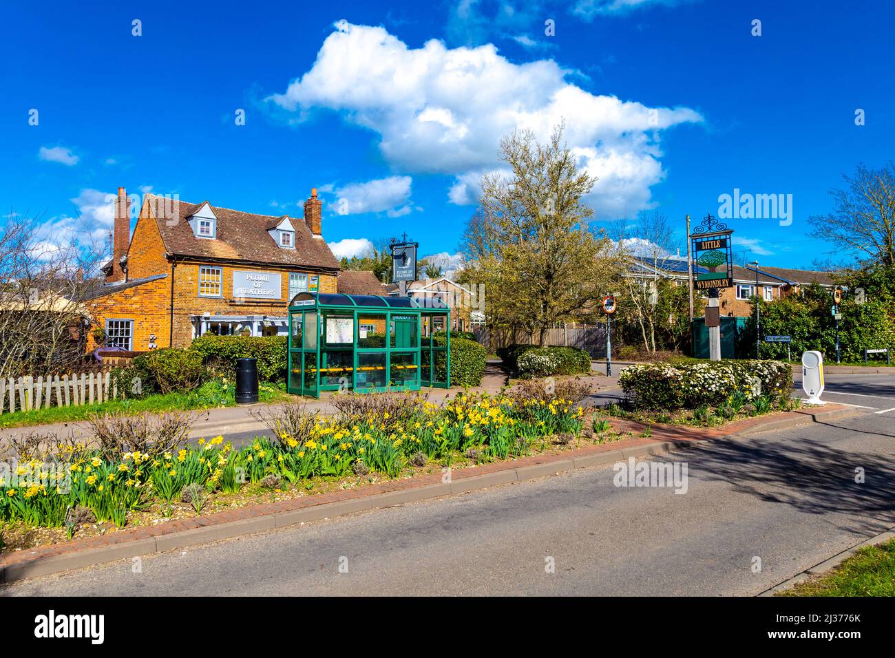 Centro del villaggio di Little Wymondley e pub Plume of Feathers a Hertfordshire, Regno Unito Foto Stock