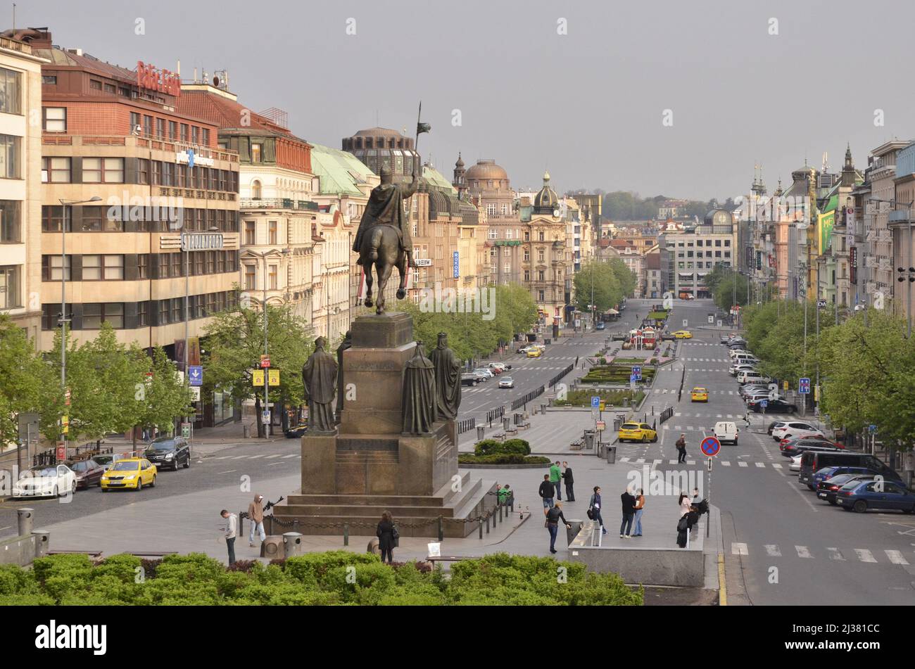 Piazza Venceslao con la statua di San Venceslao, viale principale della Repubblica Ceca di Praga. Foto Stock