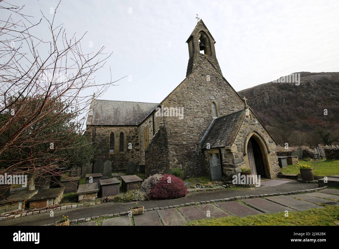 Beddgelert, Snowdonia, Gwynedd, Galles, Regno Unito, Chiesa di St Marys Foto Stock