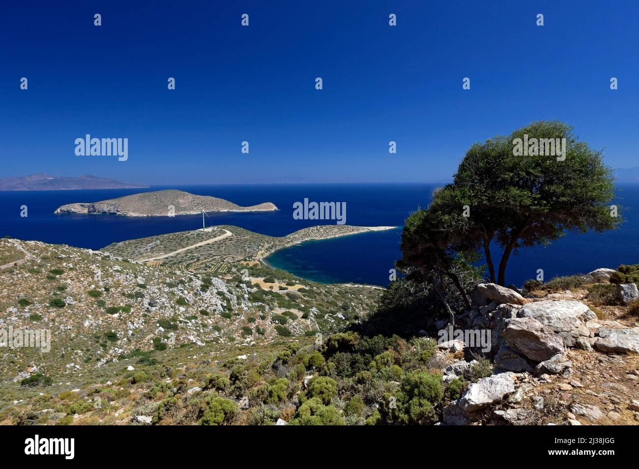 Sentiero tra panagia Kamariani e Pandeleimon Monastries, Tilos Island, Dodecanesi isole, Egeo meridionale, Grecia. Foto Stock