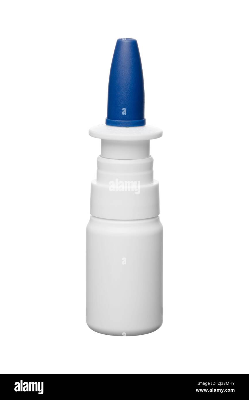 Flacone in plastica spray nasale con tappo blu isolato su sfondo bianco. Mockup di imballaggio farmaceutico Foto Stock