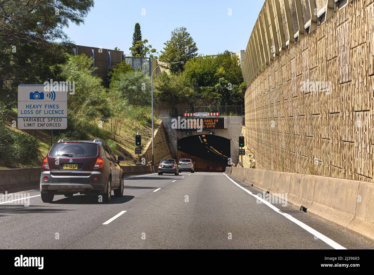 L'ingresso al tunnel autostradale M5 a Bexley North, Sydney, Australia Foto Stock