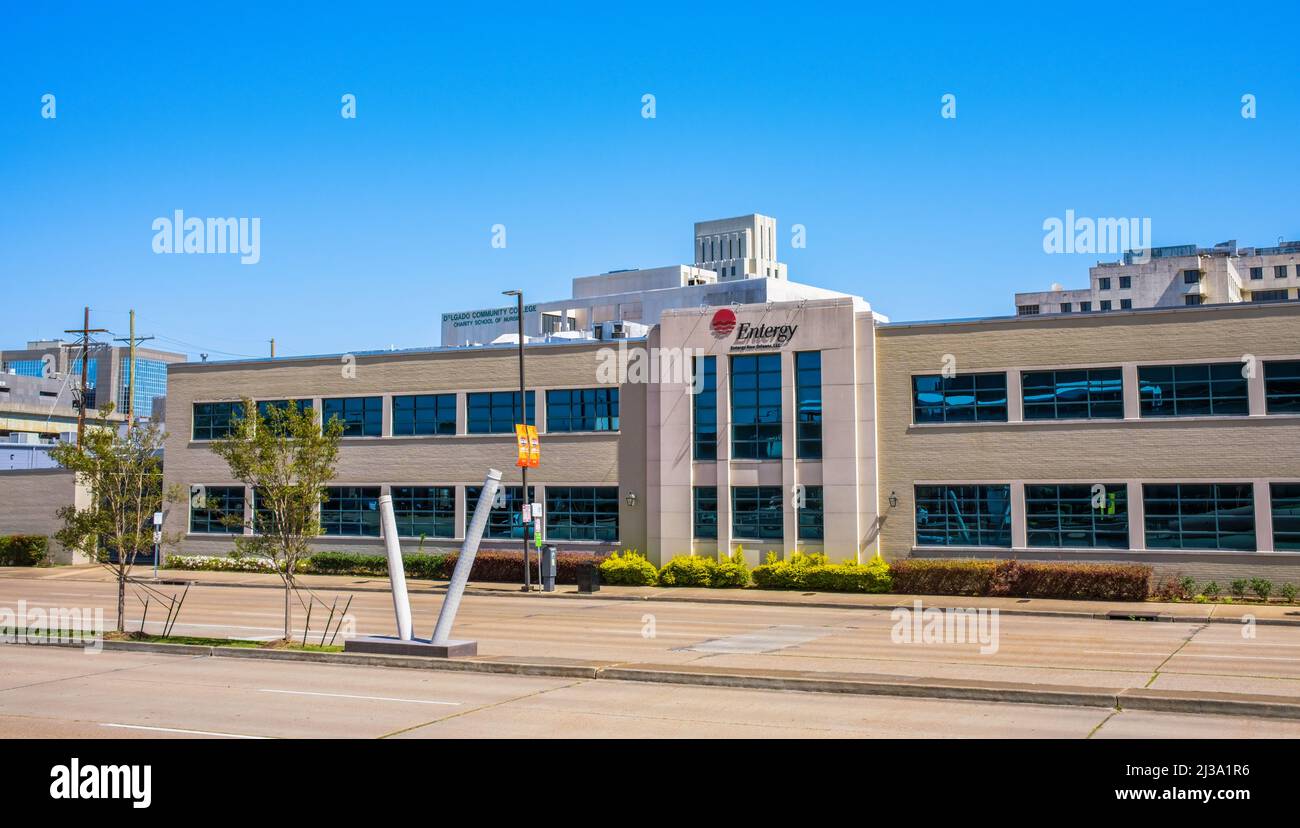 NEW ORLEANS, LA, USA - 3 APRILE 2022: Entergy New Orleans edificio su Poydras Street Foto Stock