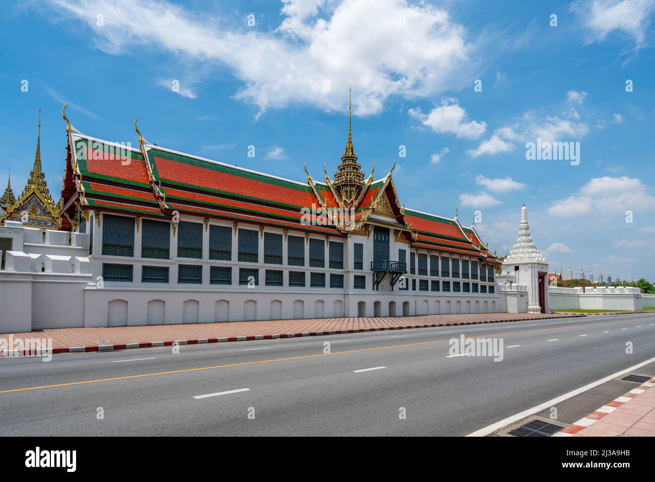 Bangkok, Thailandia - Mar 29, 2022: La bella Thailandia tradizionale architettura di Suthai Sawan Prasat Throne Hall del Grand Palace, vicino al TEM Foto Stock