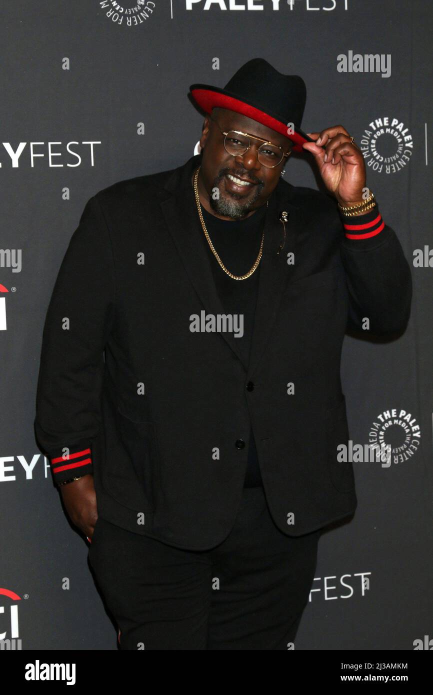 Los Angeles, California. 6th Apr 2022. Cedric The Entertainer agli arrivi per I FANTASMI E IL QUARTIERE al PaleyFest LA 2022, Dolby Theatre, Los Angeles, CA 6 aprile 2022. Credit: Priscilla Grant/Everett Collection/Alamy Live News Foto Stock