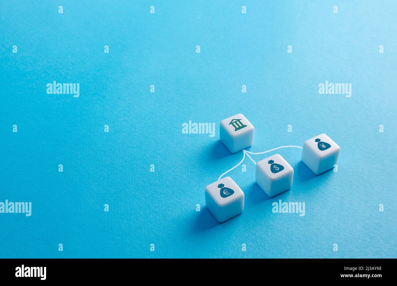 Banca collegata ad attività in valuta estera. Diversificazione del portafoglio di investimenti in depositi. Negoziazione di azioni. Sistema finanziario, nazionale Foto Stock