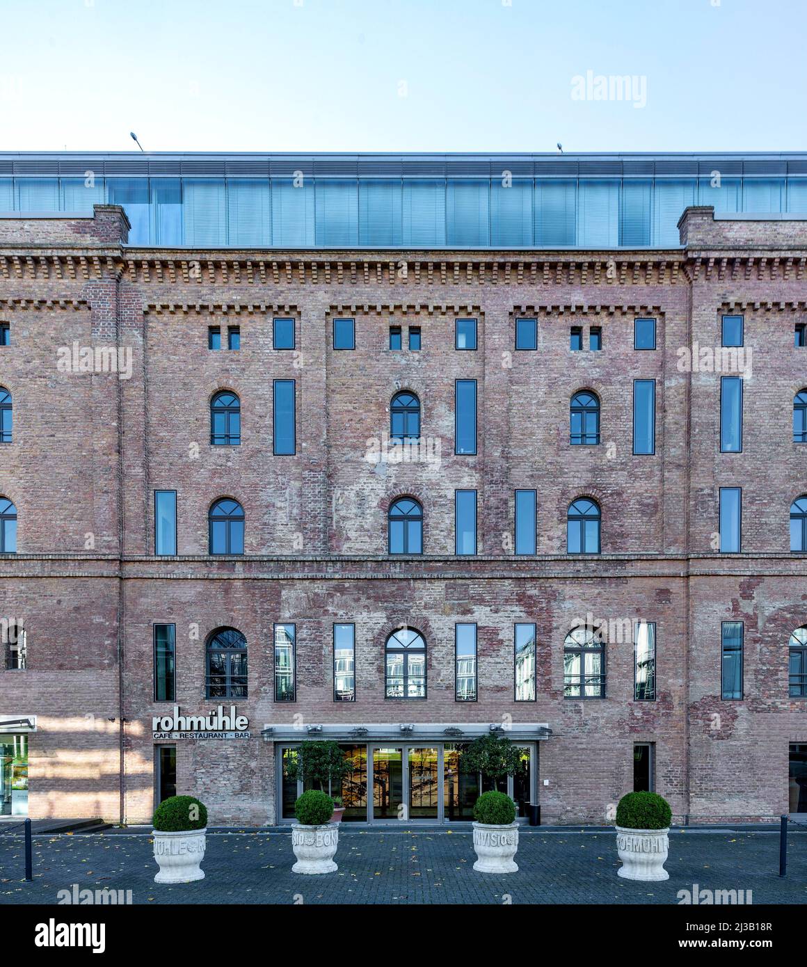 Rohmuehle, edificio di uffici e ristorante, ex fabbrica di cemento Portland, quartiere urbano Bonner Bogen, Bonn, Renania, Renania settentrionale-Vestfalia Foto Stock