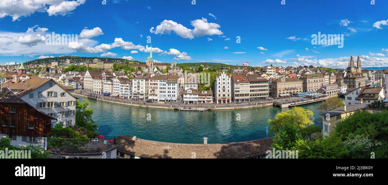 Zurigo Svizzera, panorama ad angolo alto skyline città da Lindenhof Foto Stock