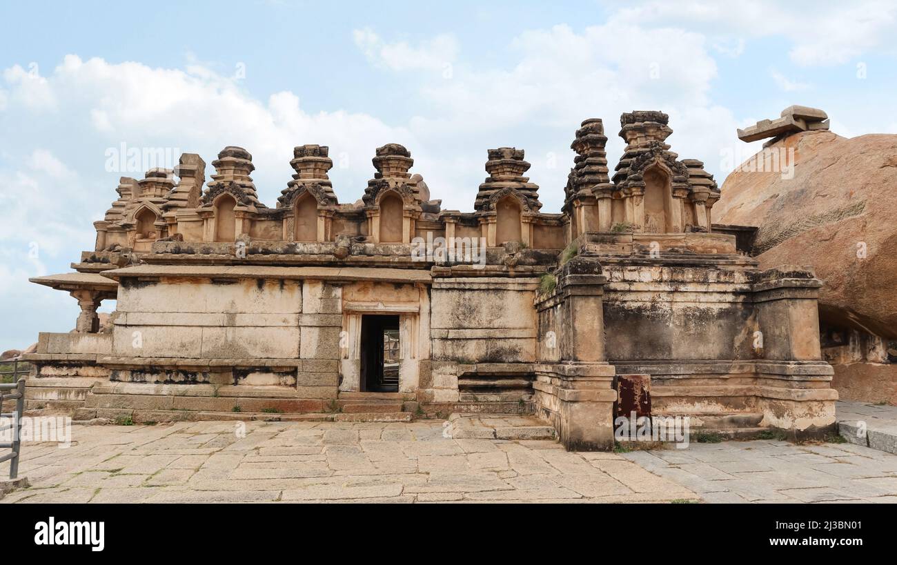 Vista laterale esterna del Tempio di Hidimbeswara, il forte di Chitradurga, Karnataka, India Foto Stock