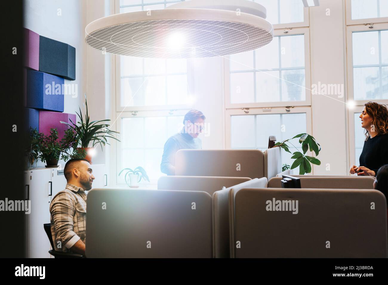 La gente di affari lavoro in ufficio Foto Stock