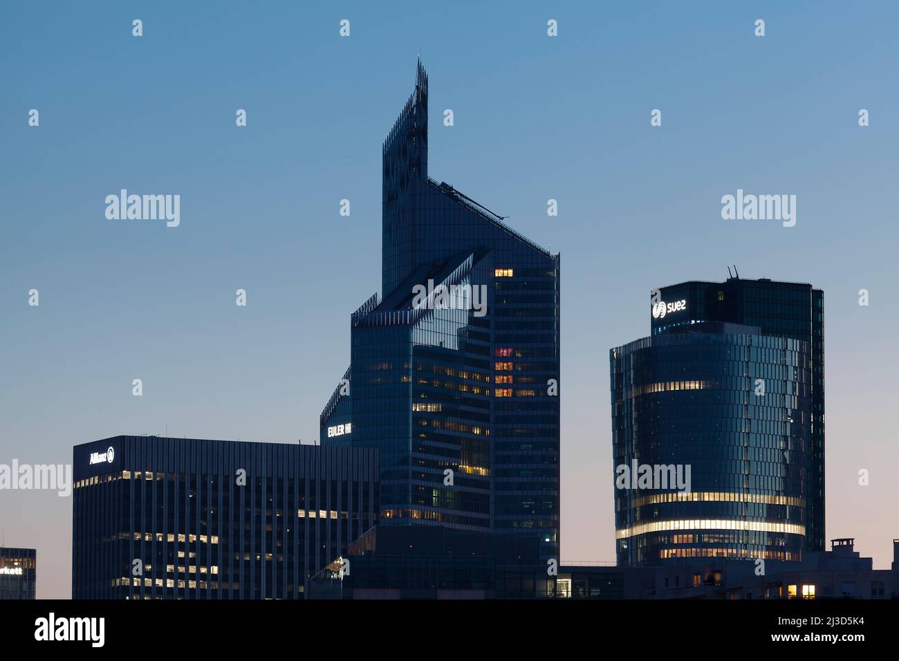 Nightfall a la Defense, Courbevoie, Francia Foto Stock