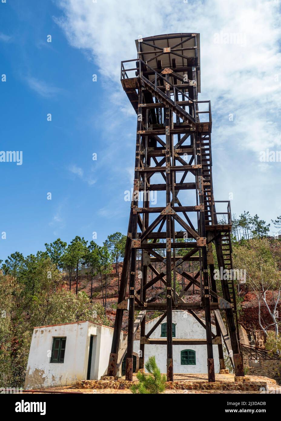 Impianti minerari abbandonati nella miniera di Peña de Hierro, attualmente non sfruttata, a Riotinto, Huelva, Spagna. Foto Stock