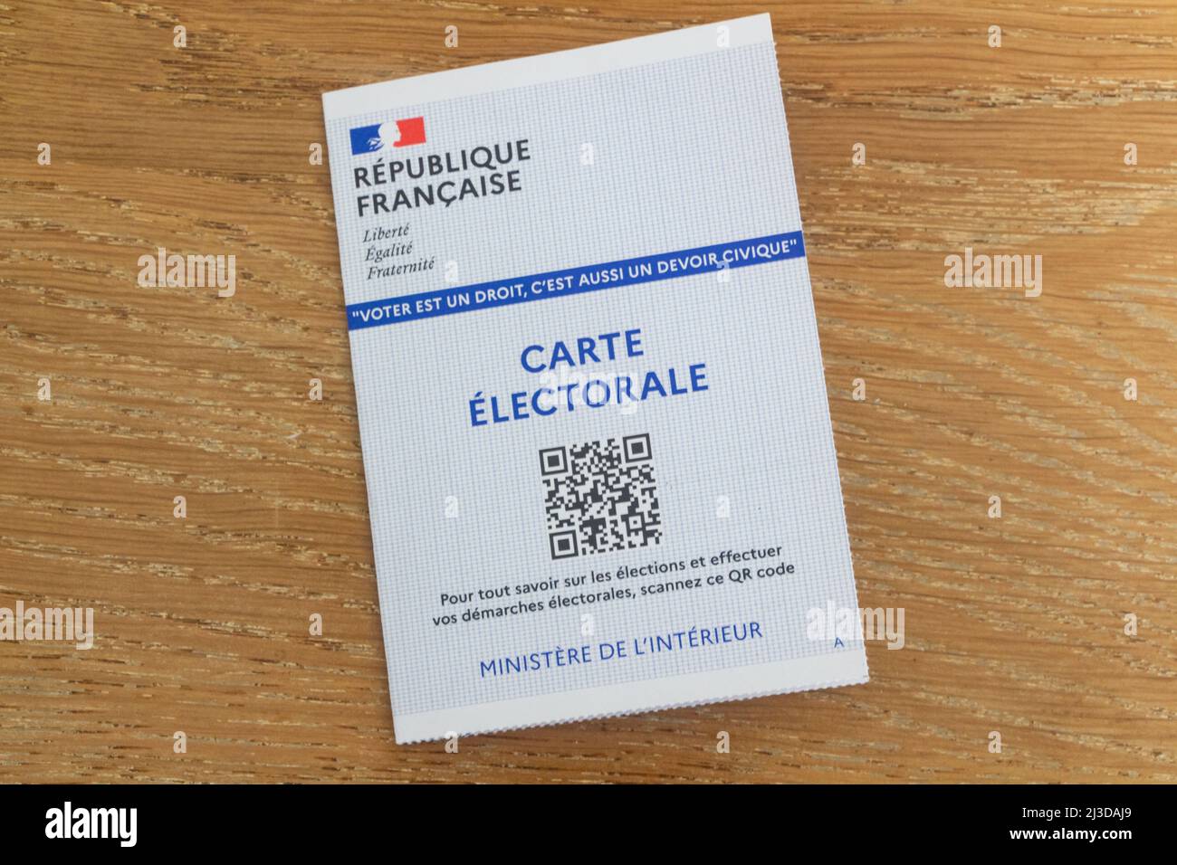 Primelin – Francia, 06 aprile 2022 : la tessera elettorale voterà per tutte le elezioni francesi Foto Stock