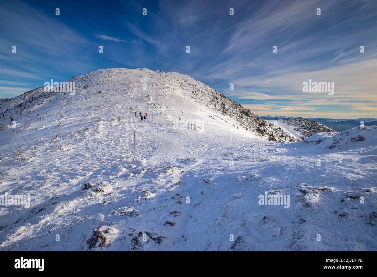 Paesaggio di inverno nevoso montagne. Il picco di Chleb nel parco nazionale di Mala Fatra in Slovacchia, Europa. Foto Stock