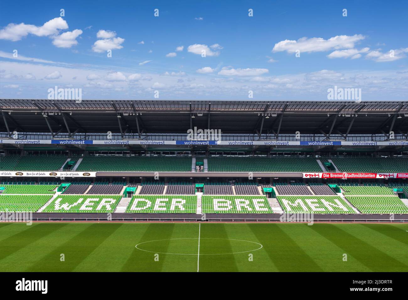 Vista panoramica su Weserstadion, stadio sede del club calcistico di Bundesliga SV Werder Bremen Foto Stock