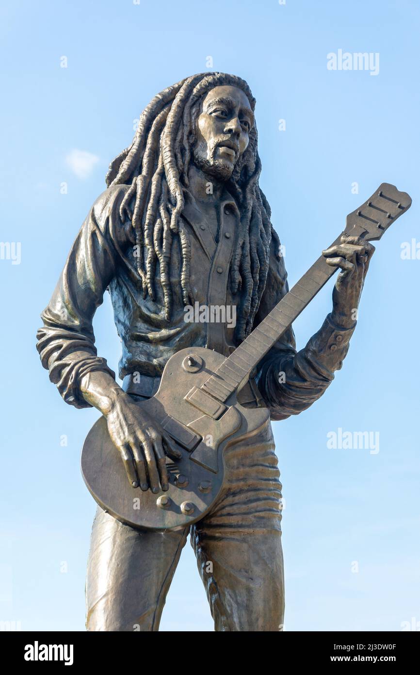 Bob Marley Statua in Independence Park, Kingston, Giamaica, grandi Antille, Caraibi Foto Stock