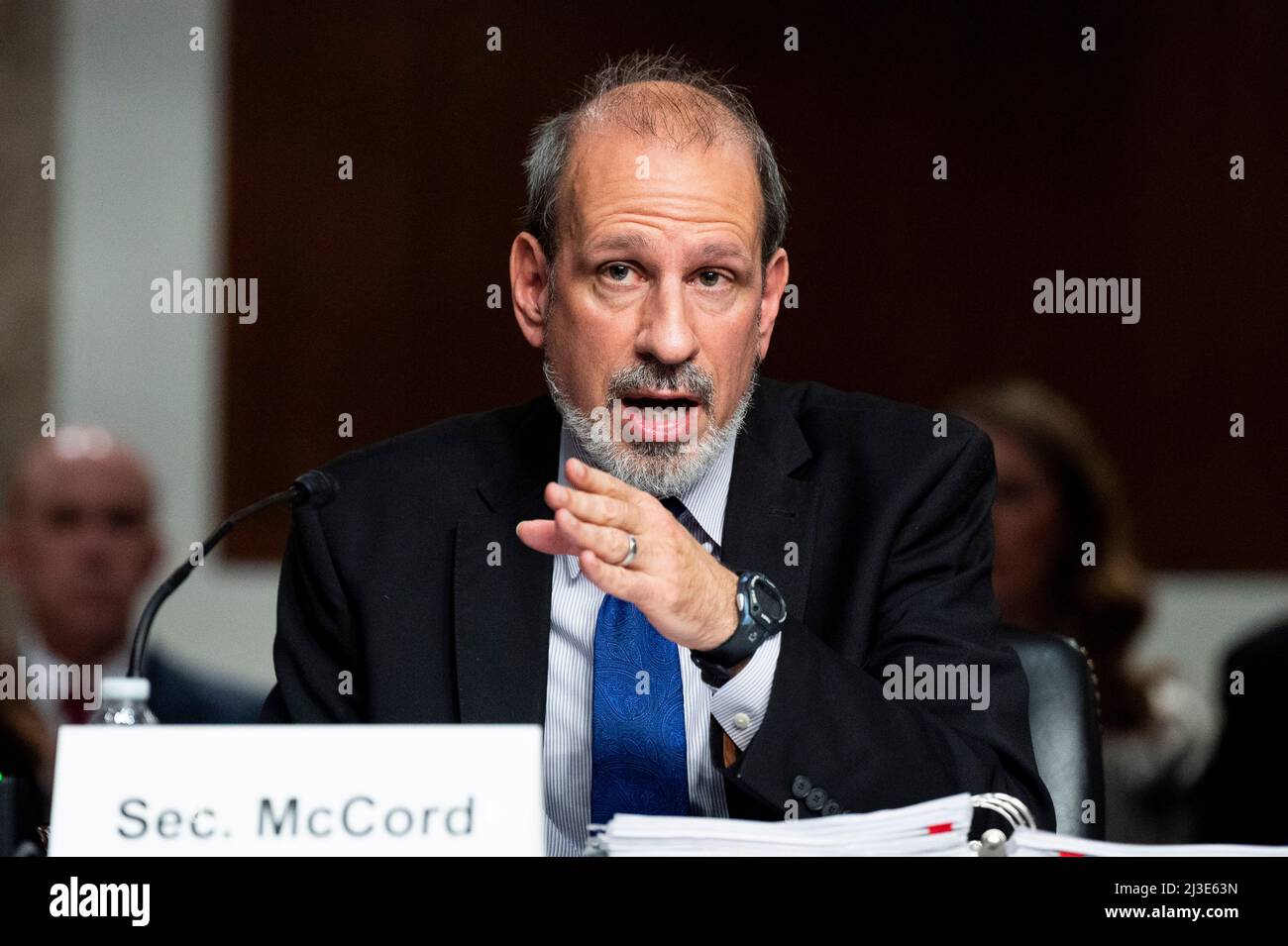 Washington, DC, Stati Uniti. 7th Apr 2022. 7 aprile 2022 - Washington, DC, Stati Uniti: MICHAEL MCCORD, Sottosegretario alla Difesa (Comptroller), intervenendo ad un'audizione del Comitato dei servizi Armed del Senato. (Credit Image: © Michael Brochstein/ZUMA Press Wire) Foto Stock