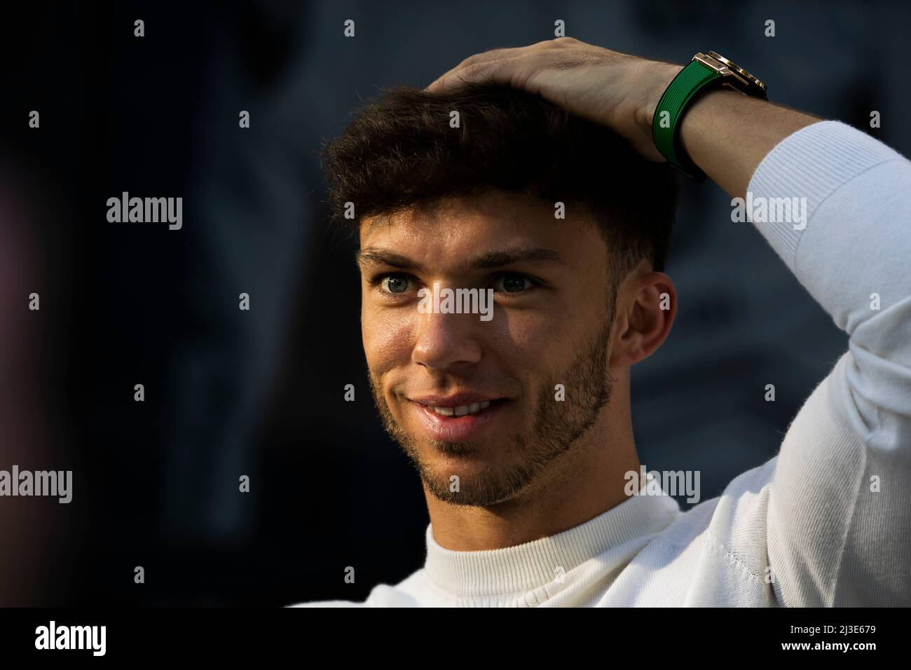 Melbourne, Australia. 07th Apr 2022. Pierre Gasly di Francia e la Scuderia AlphaTauri hanno visto durante le interviste nel paddock davanti al Gran Premio d'Australia 2022 al circuito Albert Park Grand Prix. Credit: SOPA Images Limited/Alamy Live News Foto Stock