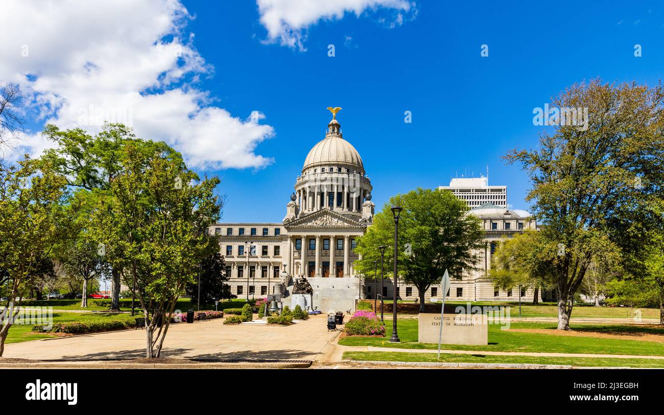 Jackson, MS - 7 aprile 2022: Il Campidoglio del Mississippi a Jackson, MS Foto Stock